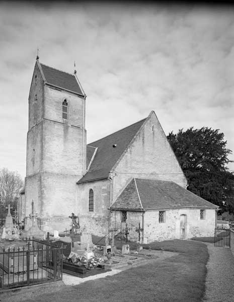 Eglise paroissiale Saint-Paterne. Vue du sud est. ; Vue du sud est.