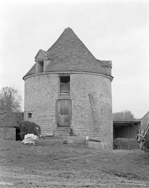 La Bigne. Manoir de la Bigne. Colombier. ; Guêprei. Manoir de la Bigne. Colombier. ; Guêprei, Manoir de la Bigne. Colombier. ; Guêprei, La  Bigne : Manoir de la Bigne, colombier.