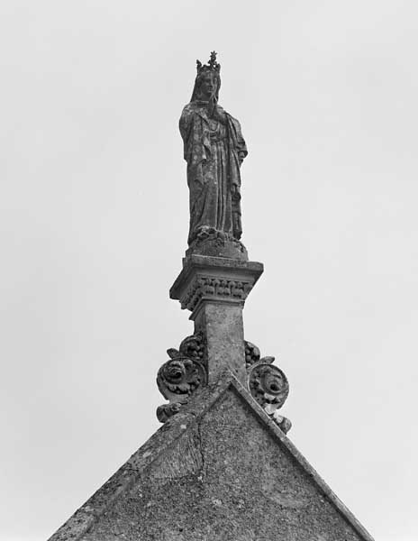 Elévation extérieure ouest, statue antéfixe, la Vierge.