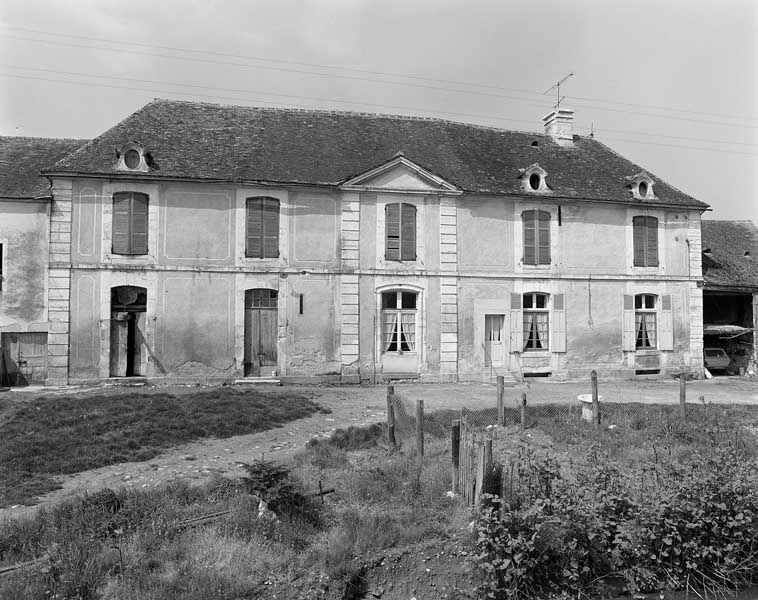 Demi Enfant. Chpateau. Logis, élévation extérieure est. ; Logis, élévation extérieure est.