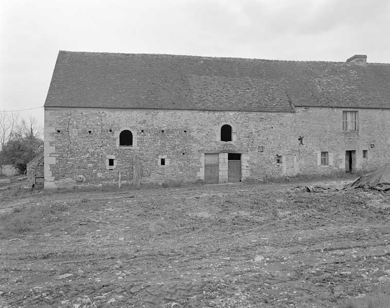 Bâtiment du logis, dépendance. Elévation extérieure ouest sur cour.