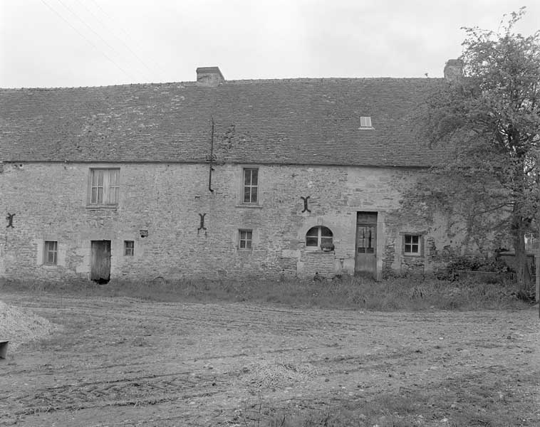 Logis, élévation extérieure ouest sur cour.