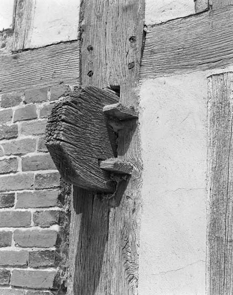 Pressoir, assemblage à clef.