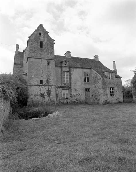 Manoir de Vaux. Logis, élévation extérieure nord sur cour. ; Logis, élévation extérieure nord sur cour.