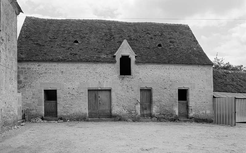 Ecuries, élévation extérieure nord sur cour.