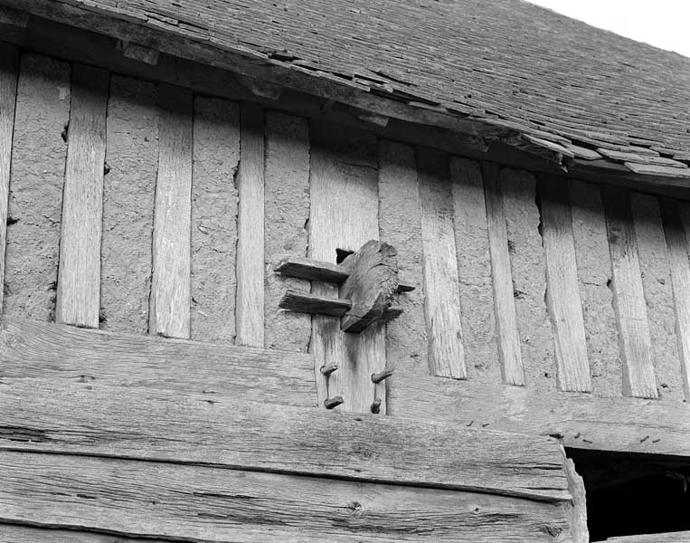 Charretterie, détail de l'assemblage à clé.