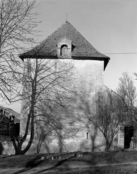 Colombier, élévation extérieure est sur cour.