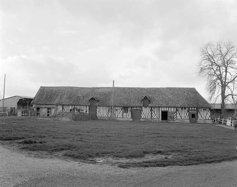 Etables, élévation extérieure sud est.