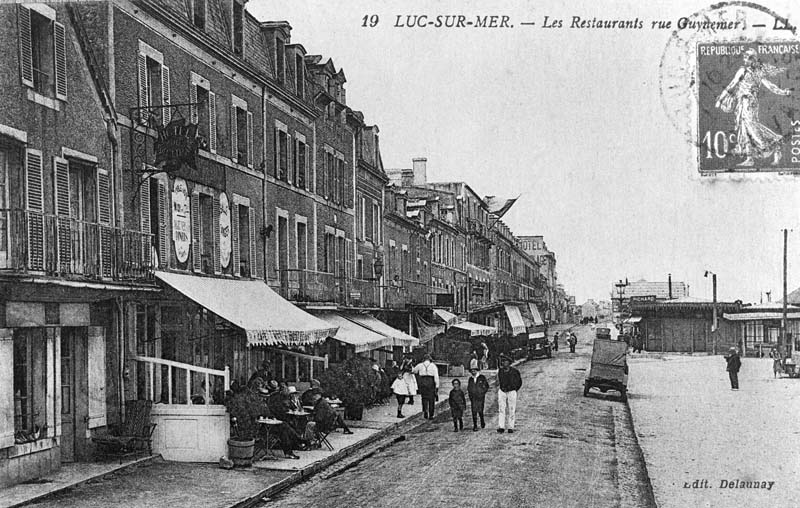 19 LUC-SUR-MER.- Les restaurants rue Guynemer.- Carte postale, LL, édit Delaunay, début 20e siècle..