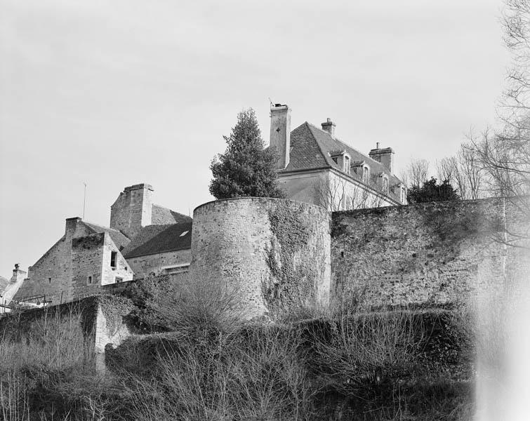 Front nord-ouest de l'enceinte, tour n°6, élévation extérieure.