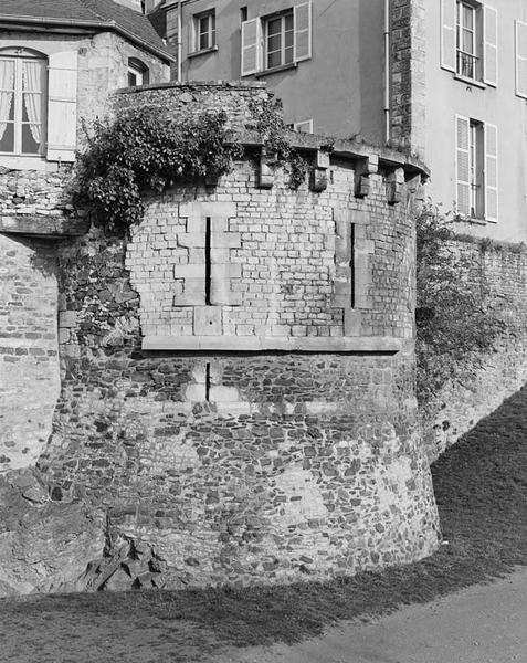 Front sud-est de l'enceinte, tour n°7, élévation extérieure.