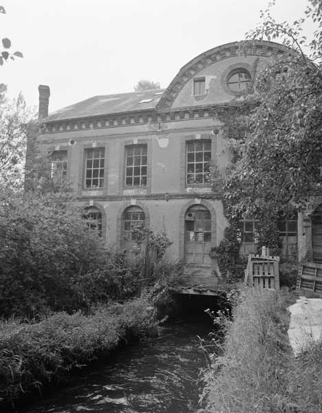Atelier de filature et canal de fuite. Elévation extérieure nord-ouest (état en 1982).