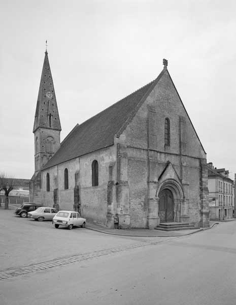 Eglise paroissiale Saint-Martin. Vue du nord-ouest. ; Vue du nord-ouest. ; Chambois, église paroissiale Saint-Martin.