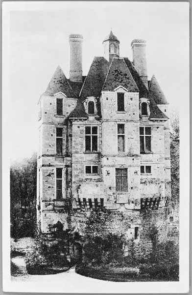Elévation extérieure est.- Carte postale, début 20e siècle. (Collection particulière Billaux).