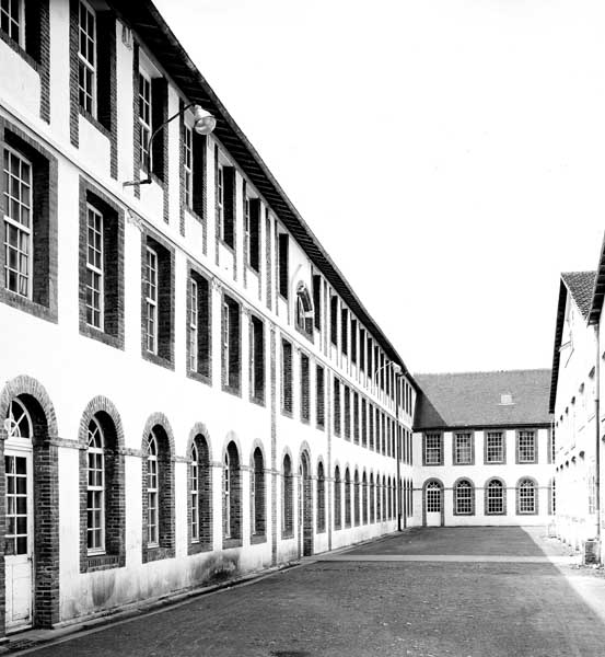 Ateliers de fabrication (1) et (2), vue prise du nord est.