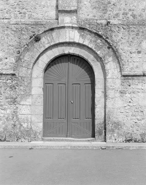 Elévation extérieure ouest, clocher-porche, porte.