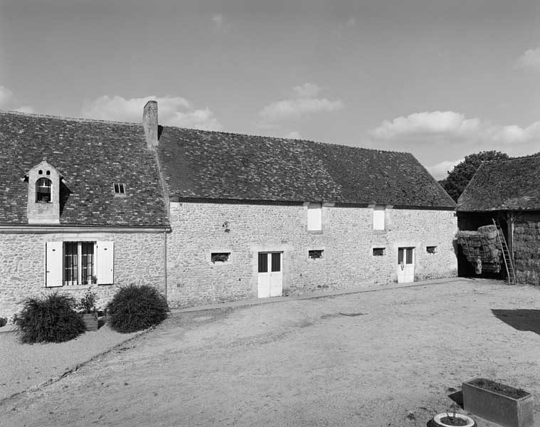 Etables, élévations extérieures sud sur cour.