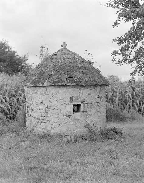 La Barbinière, puits guérite.