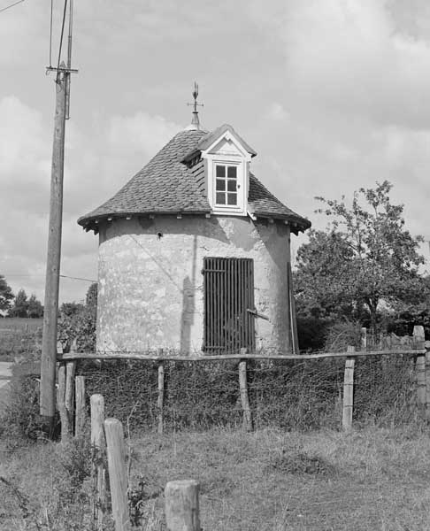 La Haute Saussaye, ferme, four à chanvre. ; La Haute Saussaye, ferme, four à chanvre.