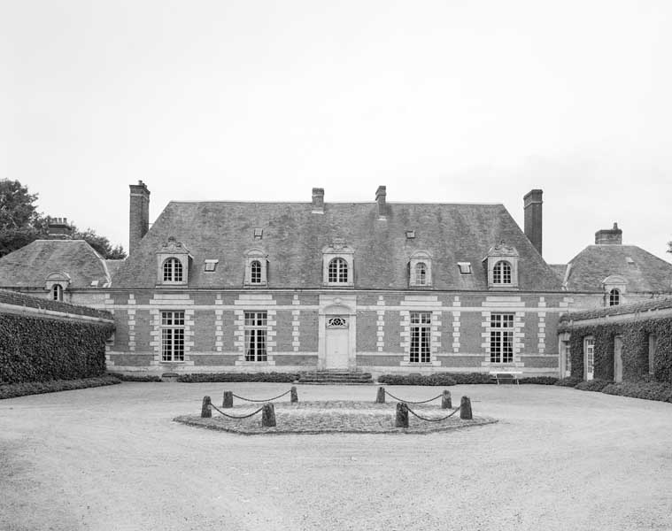 Logis, élévation extérieure est sur cour d'honneur.