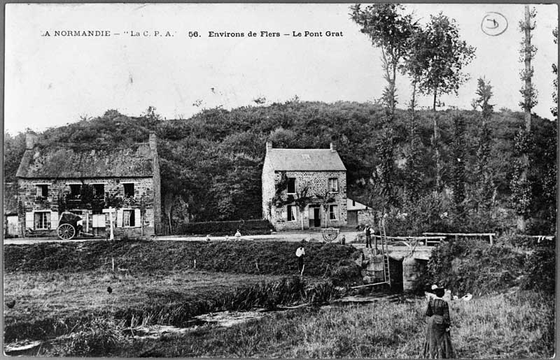Moulin à farine. Environs de Flers. Le Pont Grat.- Carte postale, début 20e siècle. (Collection particulière G. Bourdin).
