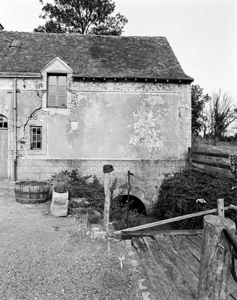 Elévation extérieure ouest sur cour. ; Moulin à blé d'Origny-le-Roux.