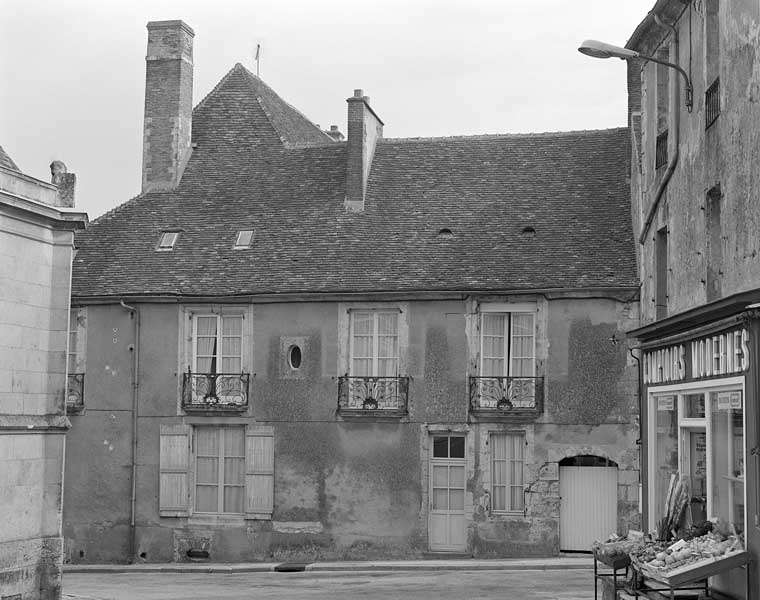 Rue Coquelière, Hôtel du Portail.