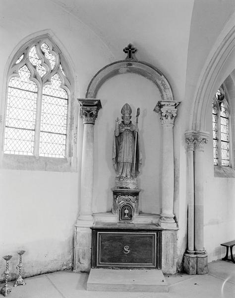 2 autels, retables et tabernacles (autels secondaires de la Vierge et de saint Martin)