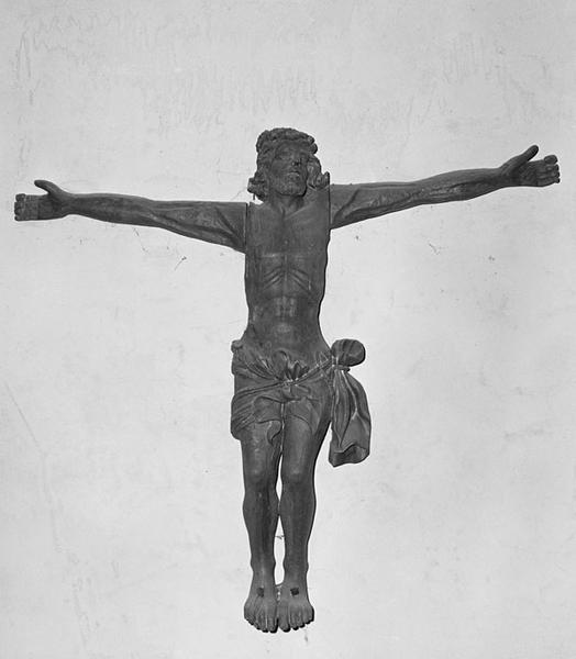 Statue : Christ en croix (2)