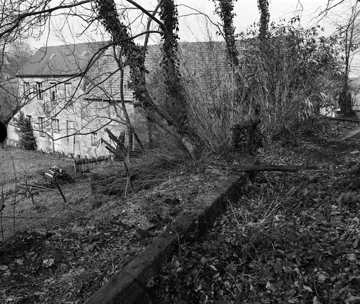 Canal d'amenée, vue d'ouest.