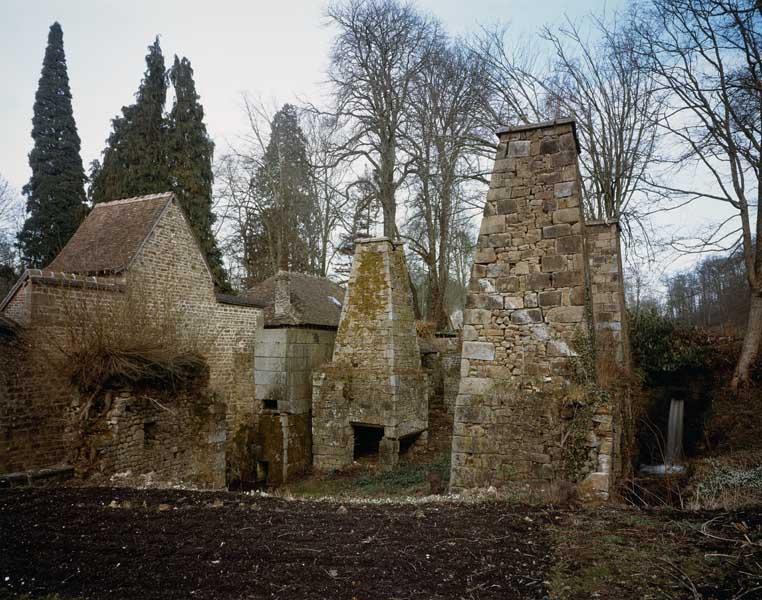 Affinerie, vue des foyers d'affinerie et de chaufferie prise du sud.