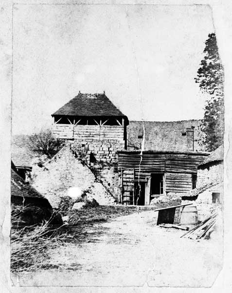 Haut-fourneau, vue prise du sud.- Photographie ancienne. (Collection particulière Cabrol).