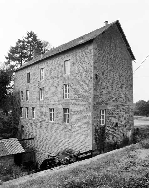 Elévations extérieures nord-est et sud-est.