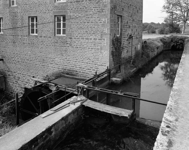 Canal d'amenée.