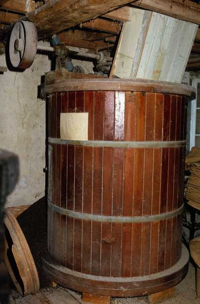 Mélangeuse verticale à farine.