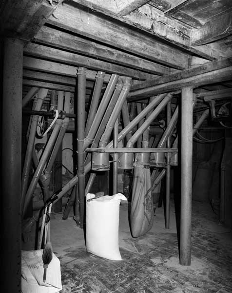 Conduits d'arrivée du son.