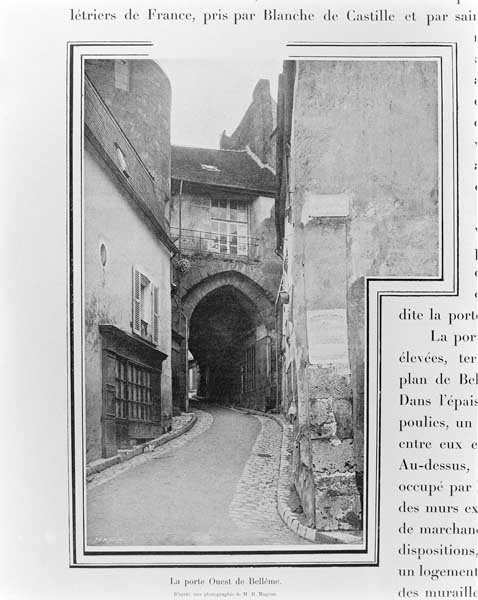 La porte ouest de Bellème.- Photographie ancienne, Magron (phot.), tirée de : La Normandie monumentale et pittoresque, Orne, 1896.