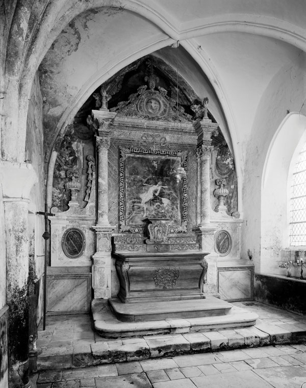 Ensemble du maître-autel : autel, retable, tabernacle