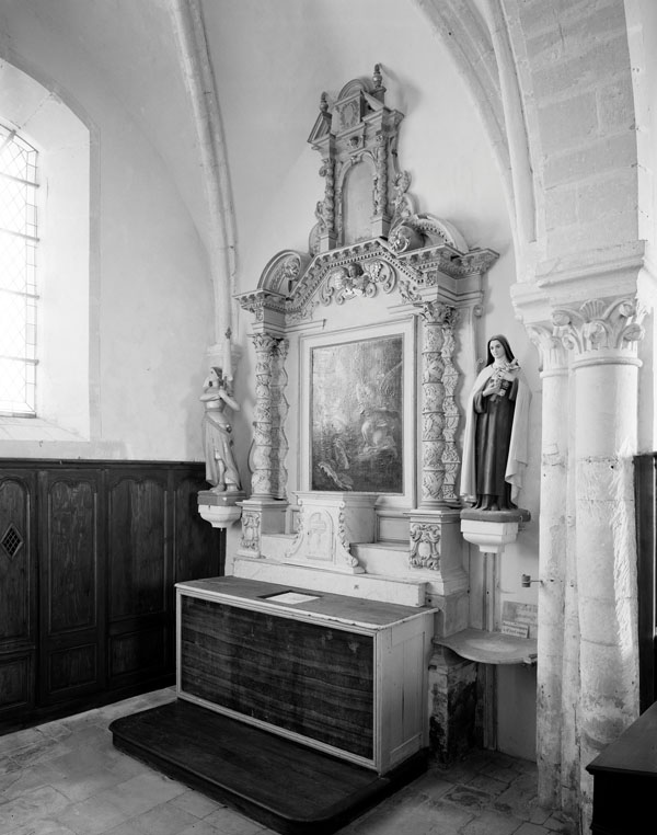 Ensemble de l'autel secondaire de Notre-Dame : autel, retable architecturé et tabernacle