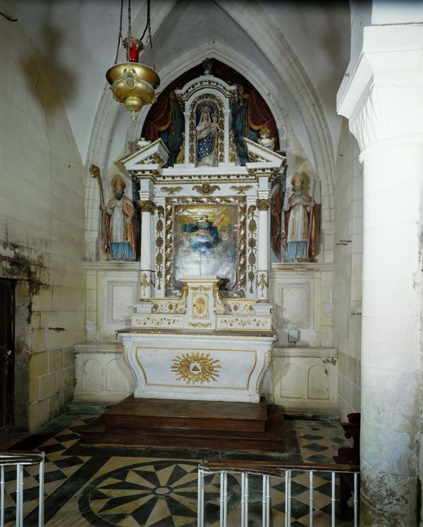 Ensemble du maître-autel de l'église paroissiale Saint-Lô à Bretteville-le-Rabet. ; Vue d'ensemble. ; Vue d'ensemble.