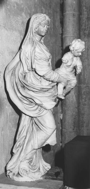 Statue : Vierge à l'Enfant