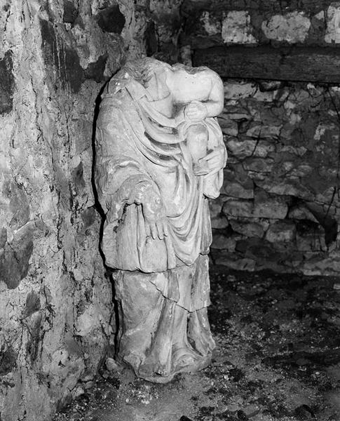 3 statues : Vierge à l'Enfant, saint Jacques, saint prêtre