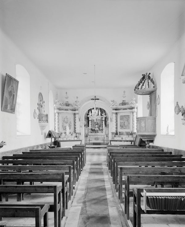 Elévation intérieure de la nef vers le choeur.