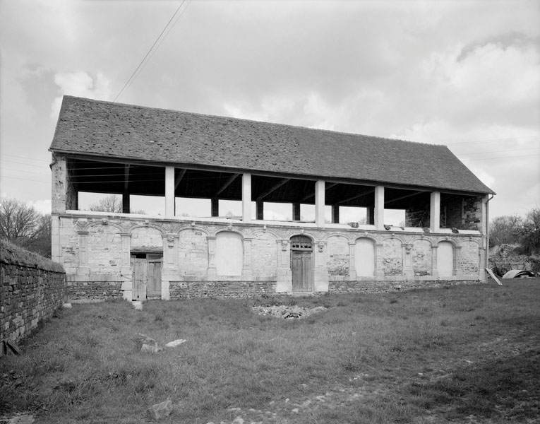 Cloître. Galerie nord. Vestiges.