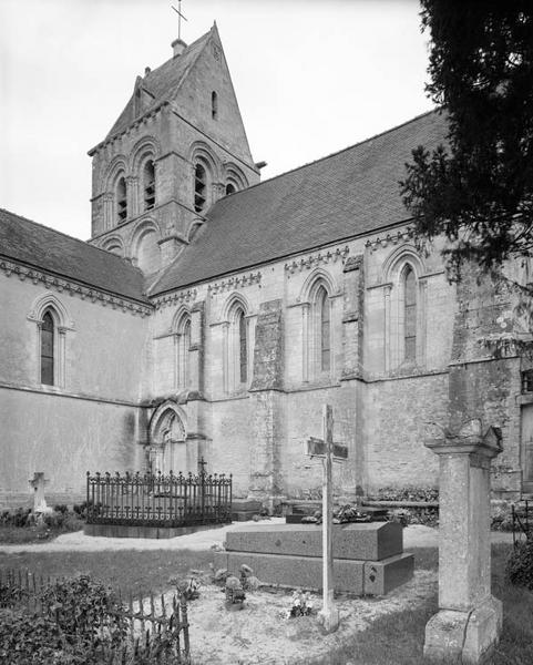 Clocher et côté sud du choeur.