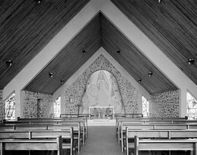 Elévation intérieure de la nef vers le choeur.