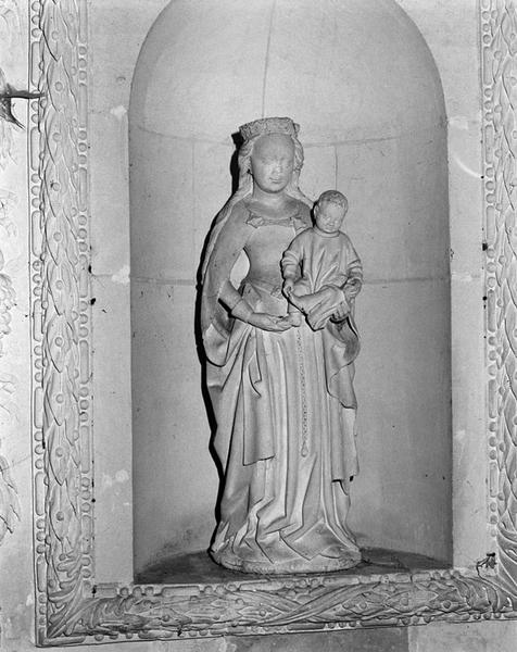 Statue : Vierge à l'Enfant