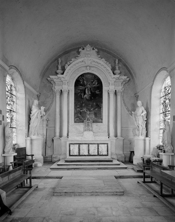Ensemble du maître-autel : autel, retable architecturé et tabernacle