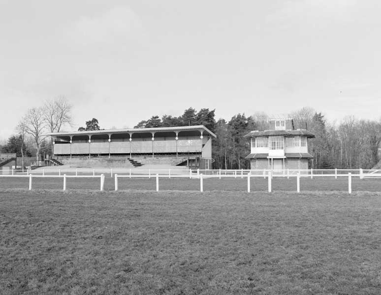 Hippodrome. Tribune des officiels et grand tribune, élévation est.