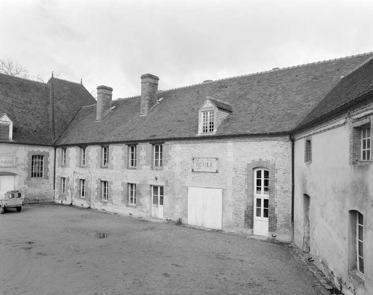Cour d'Aure, ancienne écurie de la Chaîne, puis école du haras, élévation sud.